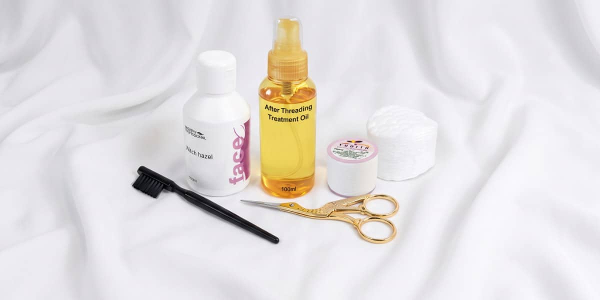 Threading Kit with witch hazel, after-threading treatment oil, threading cotton, cotton pads, scissors and brow brush